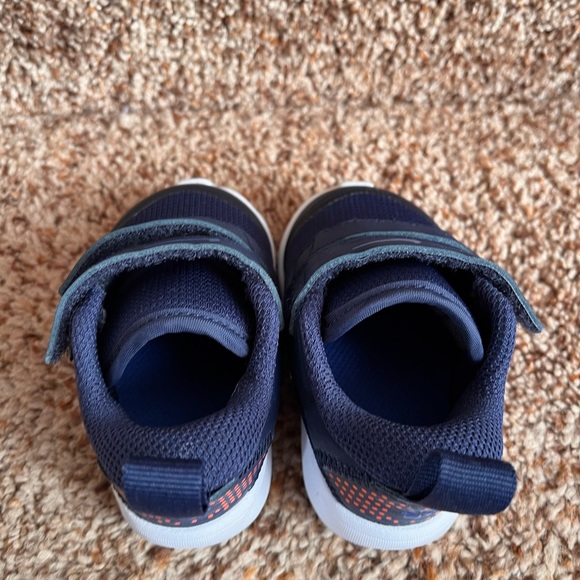 Size 3 infant Nike tennis shoes - Picture 3 of 4